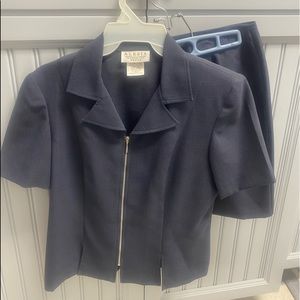 Beautiful Alesia 2 piece garment. 10P